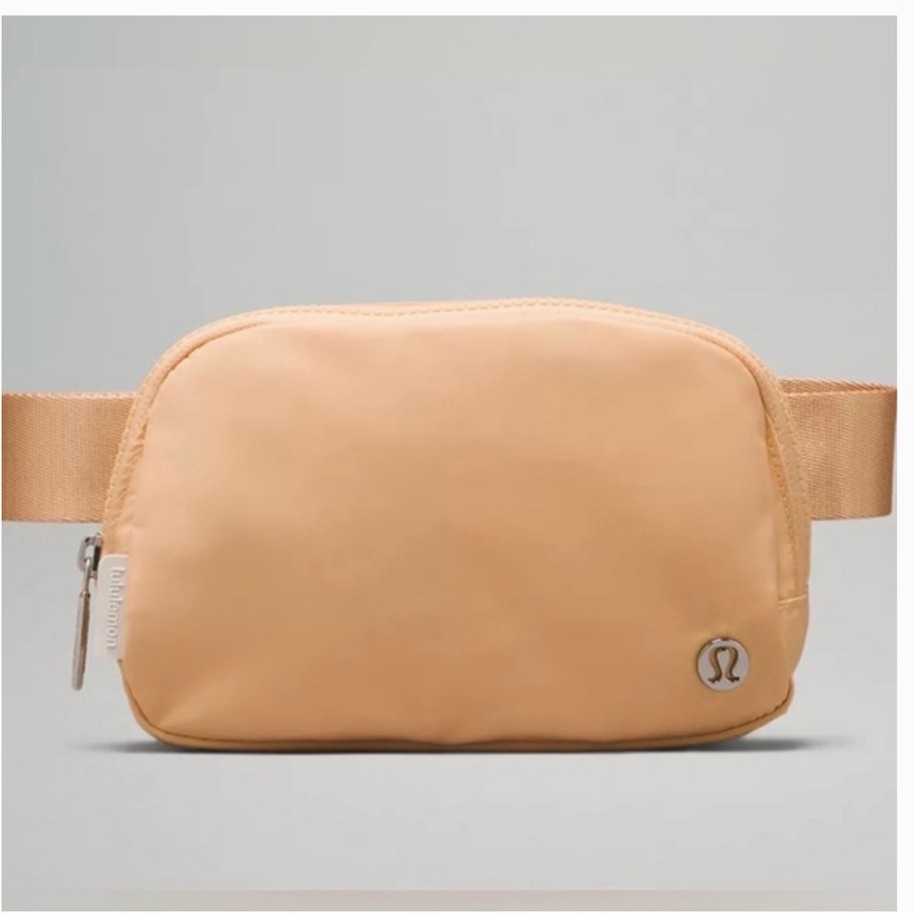 Lululemon Everywhere Belt Bag 1L, Summer Glow